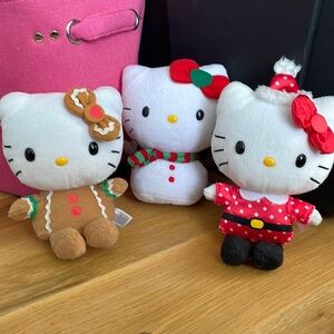 3 Christmas hello kitty’s.